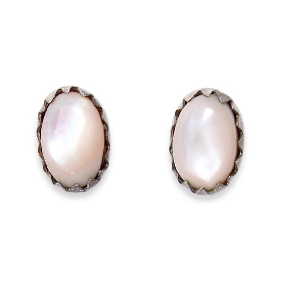 Vintage Mother of Pearl Sterling Silver Stud Earrings Small Pink Shell Studs - Picture 1 of 3